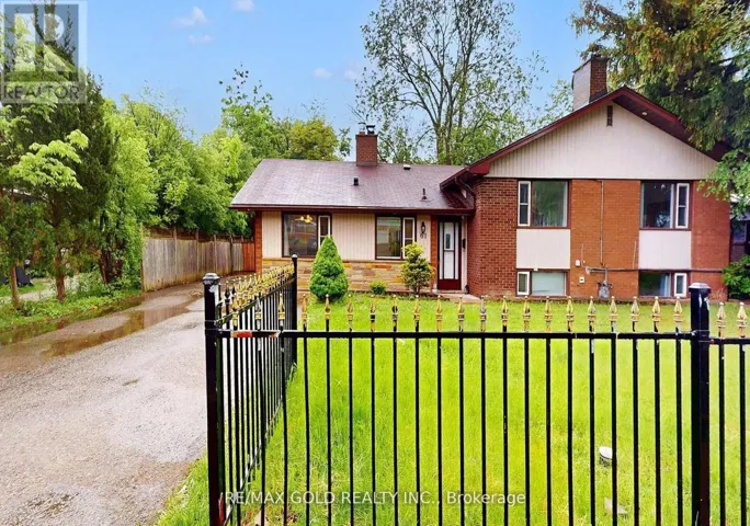 61 CENTRE STREET N, Brampton (Brampton North), Ontario L6V1T1
