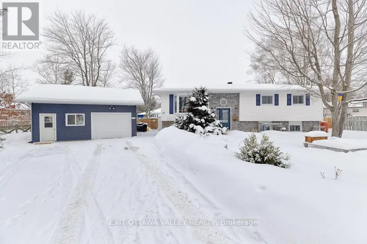 23 LISA CRESCENT W, Petawawa, Ontario K8H2Z8