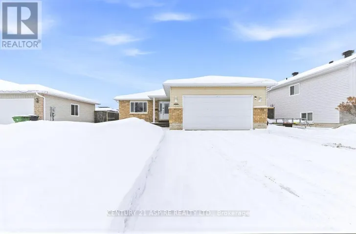 2036 SANDSTONE CRESCENT, Petawawa, Ontario K8H0A6
