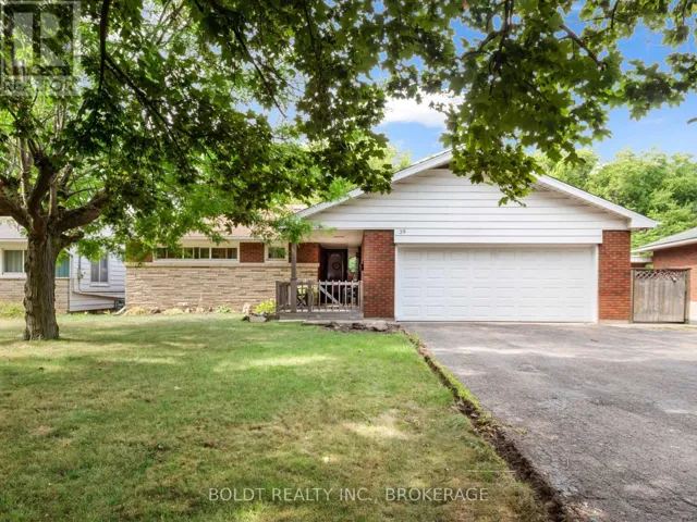 38 KENWORTH DRIVE, St. Catharines (Carlton/Bunting), Ontario L2M4S2