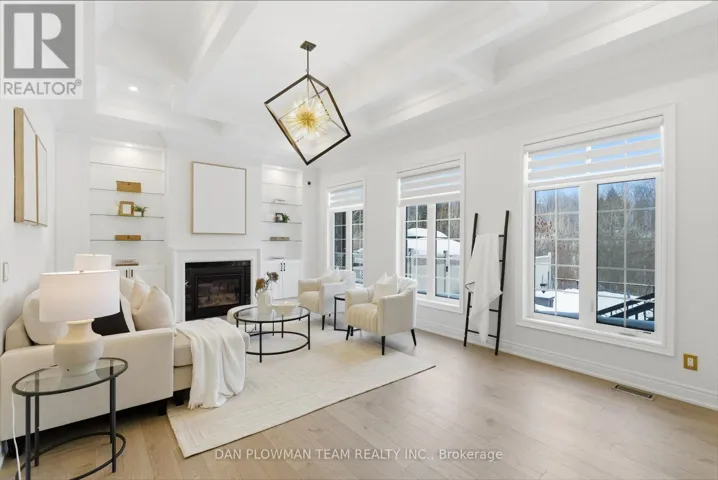 36 BLENHEIM CIRCLE, Whitby, Ontario L1P0E3