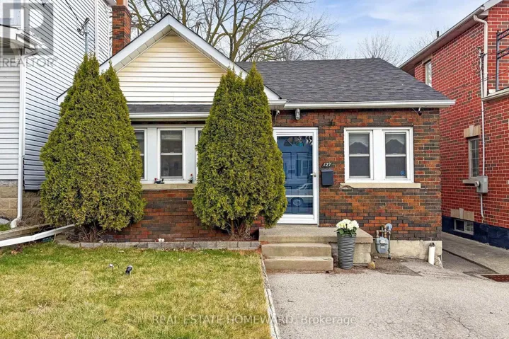 127 KALMAR AVENUE, Toronto (Birchcliffe-Cliffside), Ontario M1N3G6