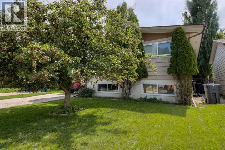 7 cayuga Place W, Lethbridge, Alberta T1K5J1