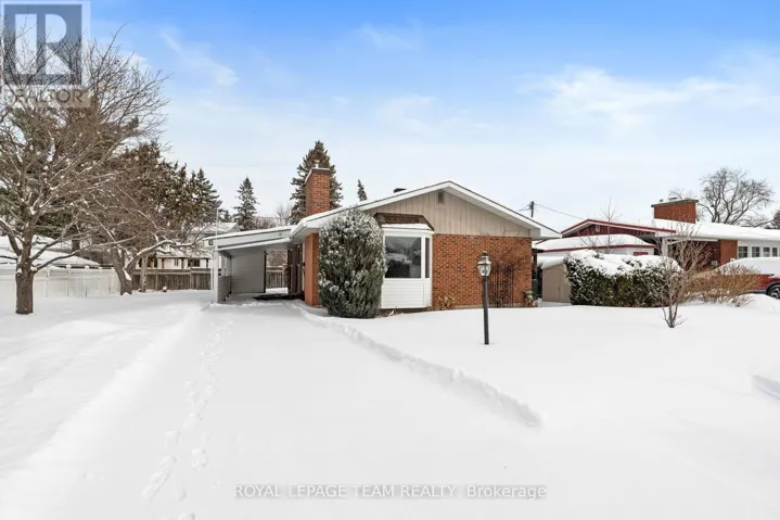 3 DOMUS CRESCENT, Ottawa, Ontario K2H6A3