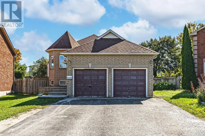 UPPER - 9 KESTREL COURT, Barrie (Little Lake), Ontario L4M6P6