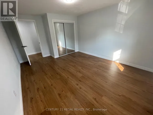 215 B QUEEN STREET, Mississauga (Streetsville), Ontario L5M1L6