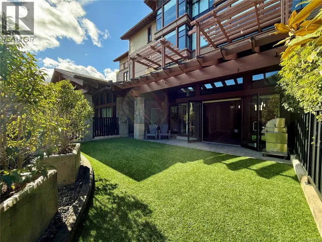 108 2049 Country Club Way, Langford, British Columbia V9B0H8