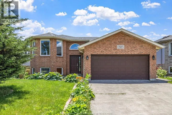 707 SARAH COURT, Windsor, Ontario N9G2Y7