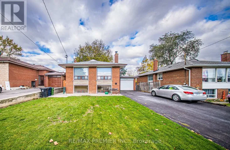 46 SAMBA DRIVE, Toronto (Humbermede), Ontario M9M2N1