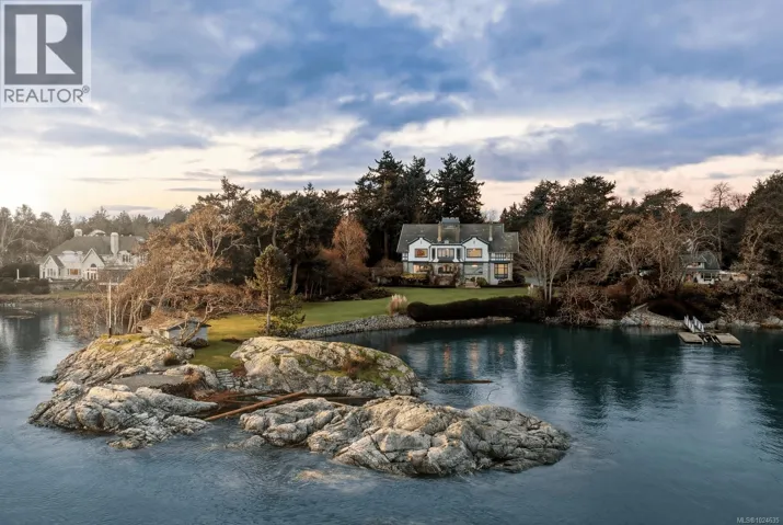 3175 Beach Dr, Oak Bay, British Columbia V8R6L7