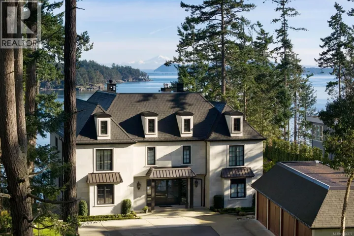 10865 Fernie Wynd Rd, North Saanich, British Columbia V8L5H8