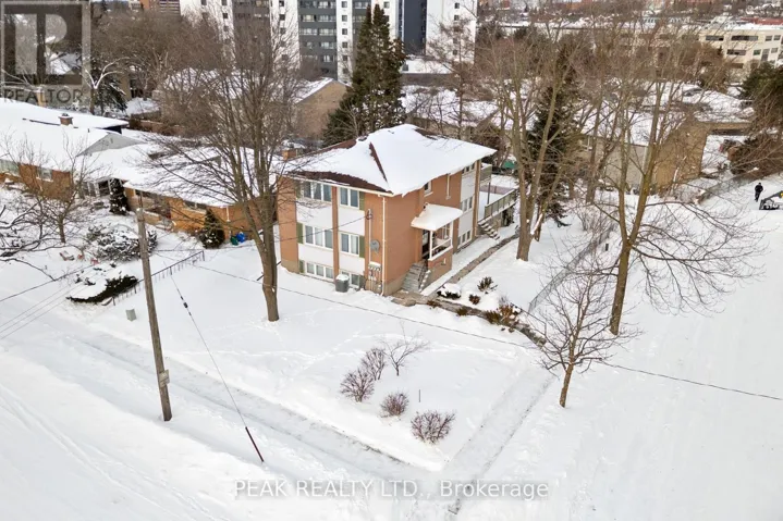 58 BRANDON AVENUE, Kitchener, Ontario N2M2J3