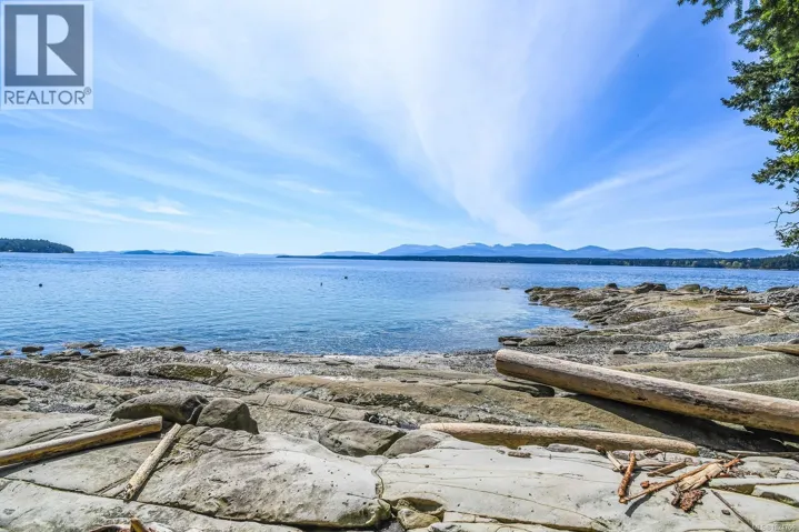 919 Salal Dr, Mudge Island, British Columbia A1A1A1