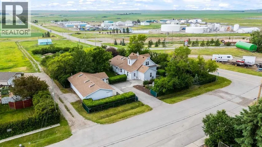 717 East Road, Standard, Alberta T0J3G0