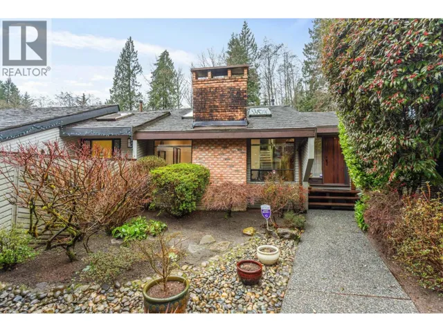 5639 WHITE PINE LANE, North Vancouver, British Columbia V7R4S1