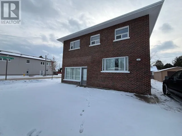 2016 Walsh ST E, Thunder Bay, Ontario P7C4M7