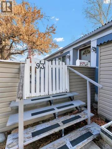 93, 4000 13 Avenue SE, Medicine Hat, Alberta T1B1J3