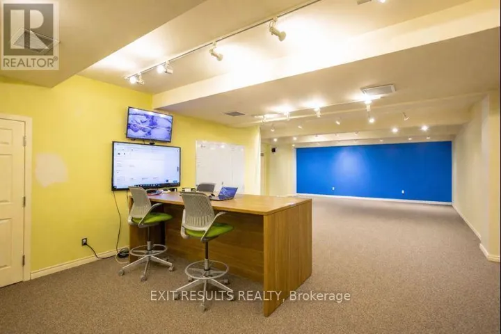 1027 NOTRE DAME STREET, Russell, Ontario K0A1W0