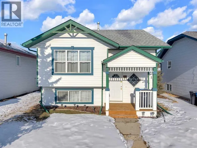 31 Elreg Street, Penhold, Alberta T0M1R0