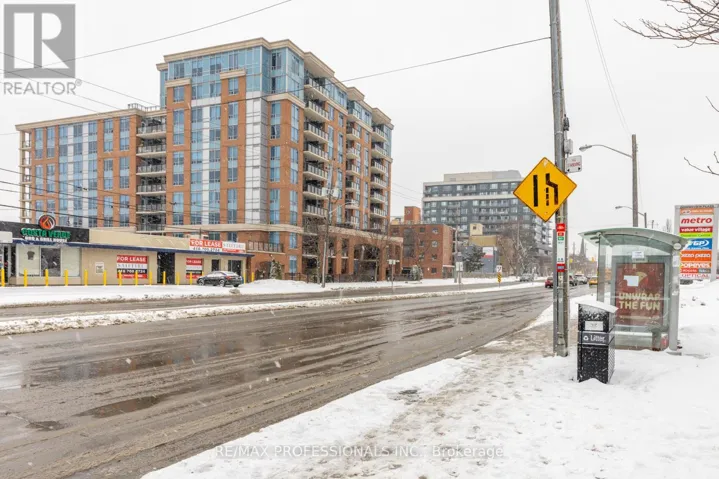 1004 - 2772 KEELE STREET, Toronto (Downsview-Roding-CFB), Ontario M3M0A3