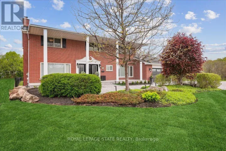 10 AZALEA COURT, Hamilton (Stoney Creek Mountain), Ontario L8J1K4