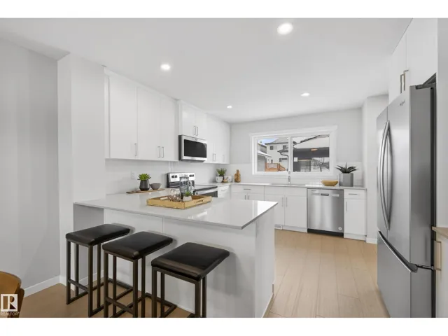 17672 69A ST NW, Edmonton, Alberta T5Z0X8