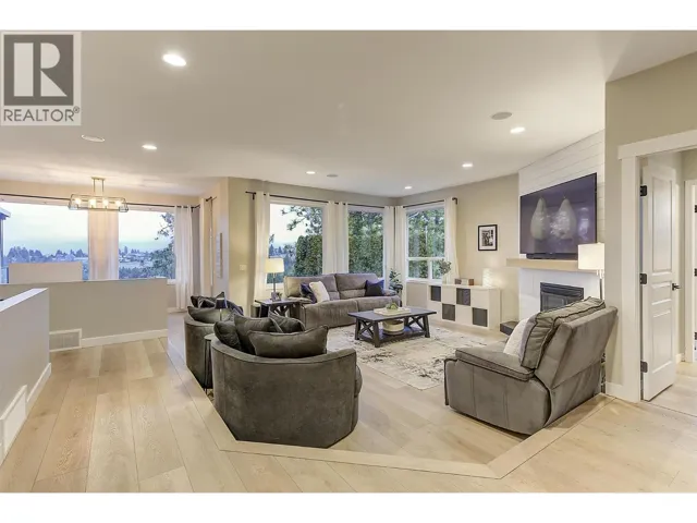 2063 Horizon Drive, West Kelowna, British Columbia V1Z3N4