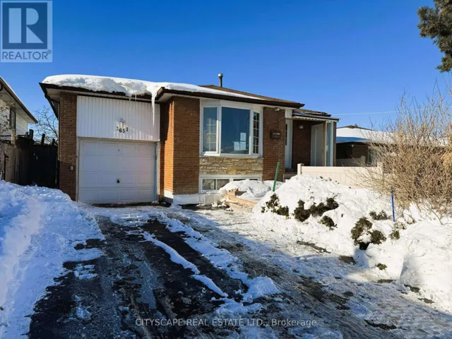 3651 BRANDON GATE DRIVE, Mississauga (Malton), Ontario L4T3E4