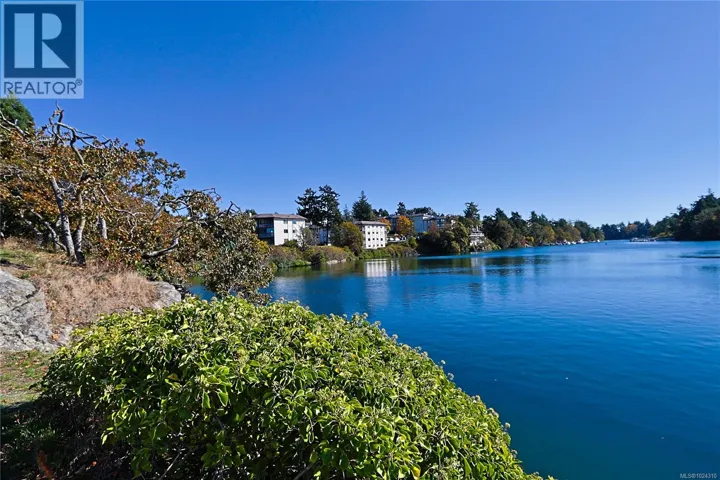 208 69 Gorge Rd W, Saanich, British Columbia V9A1L9