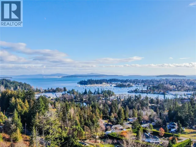 10880 Greenpark Dr, North Saanich, British Columbia V8L5N5