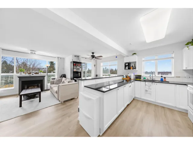 305 6390 196 STREET, Langley, British Columbia V2Y1J2