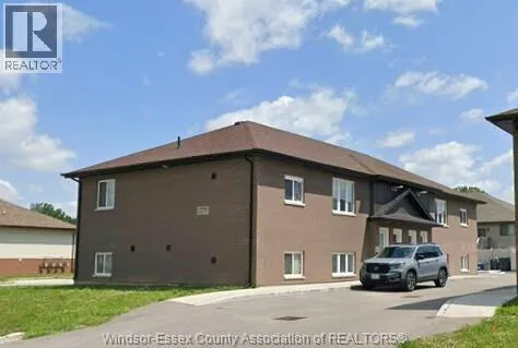 2270 DAYTONA Unit# D, Windsor, Ontario N9B3Y2