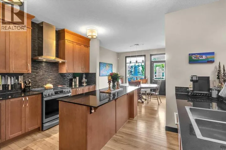 58 Valley Pointe Way NW, Calgary, Alberta T3B6B1