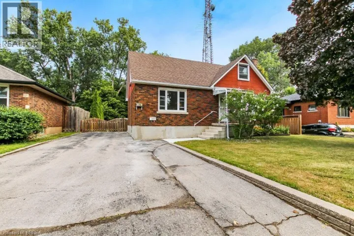 25 HENRY Street, Brantford, Ontario N3R1Z9
