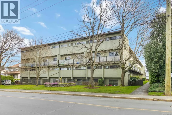 16 477 Lampson St, Esquimalt, British Columbia V9A5Z4