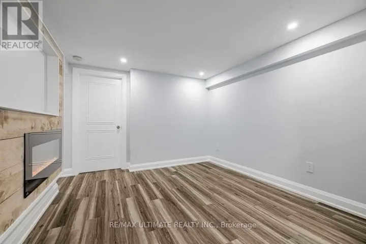 45 IANHALL ROAD, Toronto (Downsview-Roding-CFB), Ontario M3M2A9