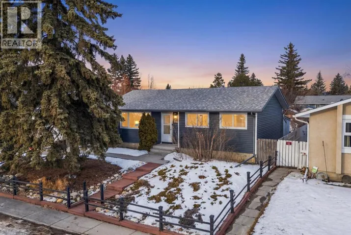 724 Pinecliff Road NE, Calgary, Alberta T1Y3X1