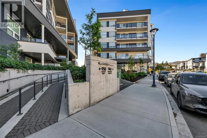 608 947 Whirlaway Cres, Langford, British Columbia V9B6W6