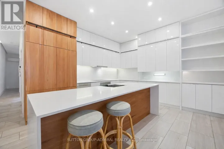 #2 - 1024 QUEEN STREET W, Toronto (Trinity-Bellwoods), Ontario M6J1H6