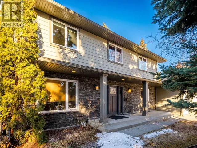 6701 Laird Court SW, Calgary, Alberta T3E6G2