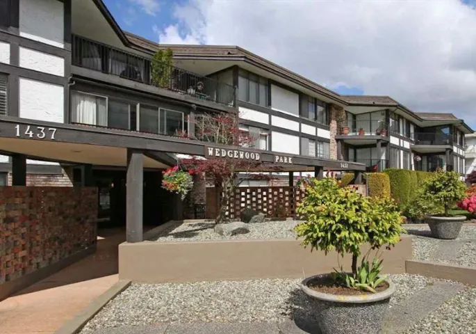 404 1437 FOSTER STREET, White Rock, British Columbia V4B3X6