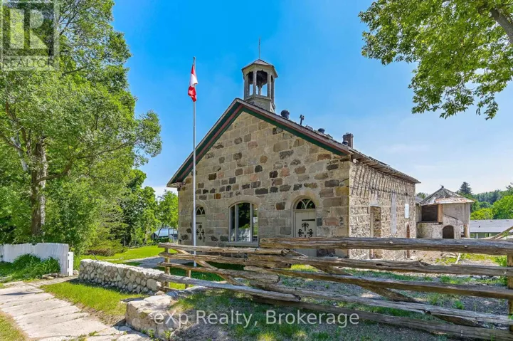 24 NORTH BROADWAY STREET, Centre Wellington (Belwood), Ontario N0B1J0