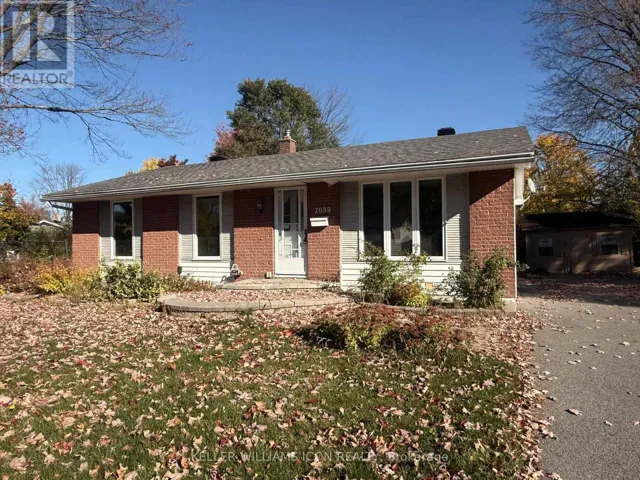 2098 FILLMORE CRESCENT, Ottawa, Ontario K1J6A6