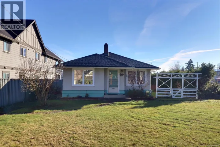 692 5TH St, Courtenay, British Columbia V9N1K4