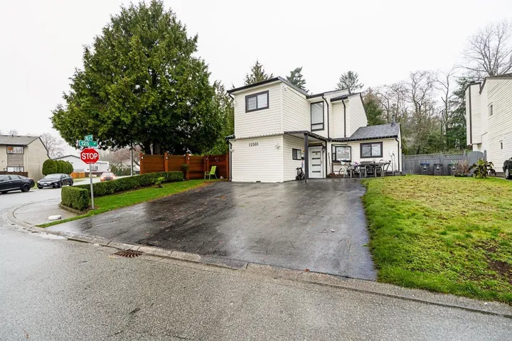 12501 76A AVENUE, Surrey, British Columbia V3W7W5