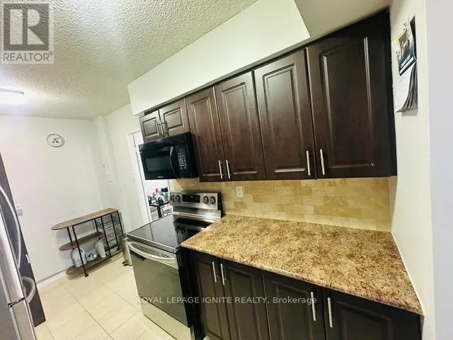 702 - 1210 RADOM STREET, Pickering (Bay Ridges), Ontario L1W2Z3