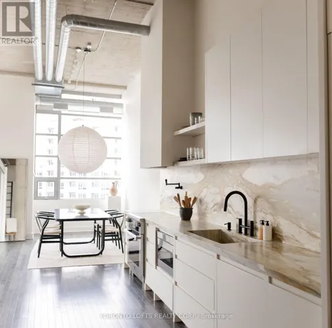 318 - 637 LAKE SHORE BOULEVARD W, Toronto (Waterfront Communities), Ontario M5V3J6