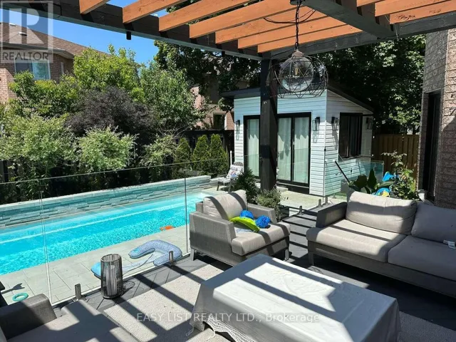 6 DEVONRIDGE CRESCENT, Toronto (Highland Creek), Ontario M1C5B1