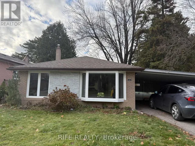 38 AURORA HEIGHTS DRIVE, Aurora (Aurora Heights), Ontario L4G2W7