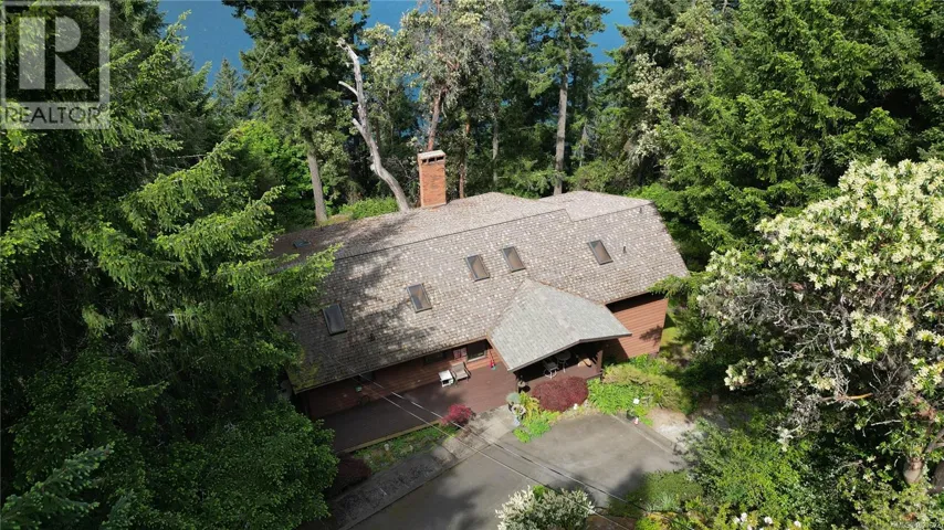 250 South Bank Dr, Salt Spring, British Columbia V8K1M7